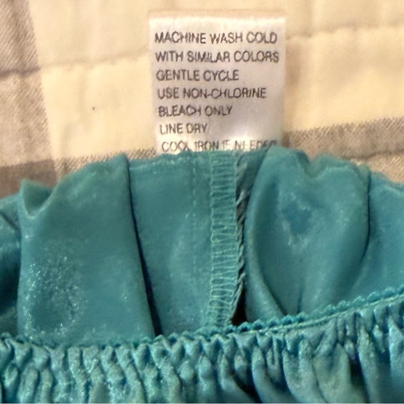 Elegant Teal Satiny Pajama Set - Picture 7 of 8